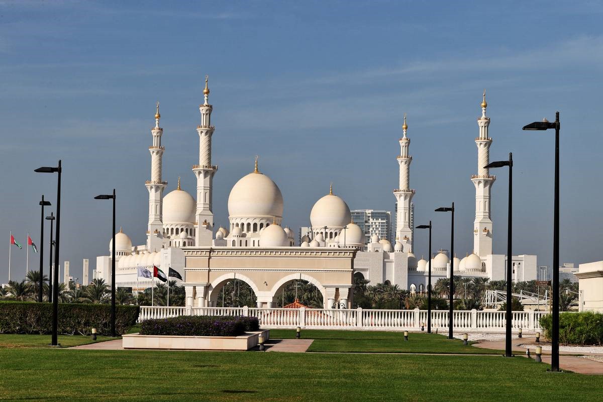 Abu Dhabi atmosphere, a Mosque. 10.12.2021. 