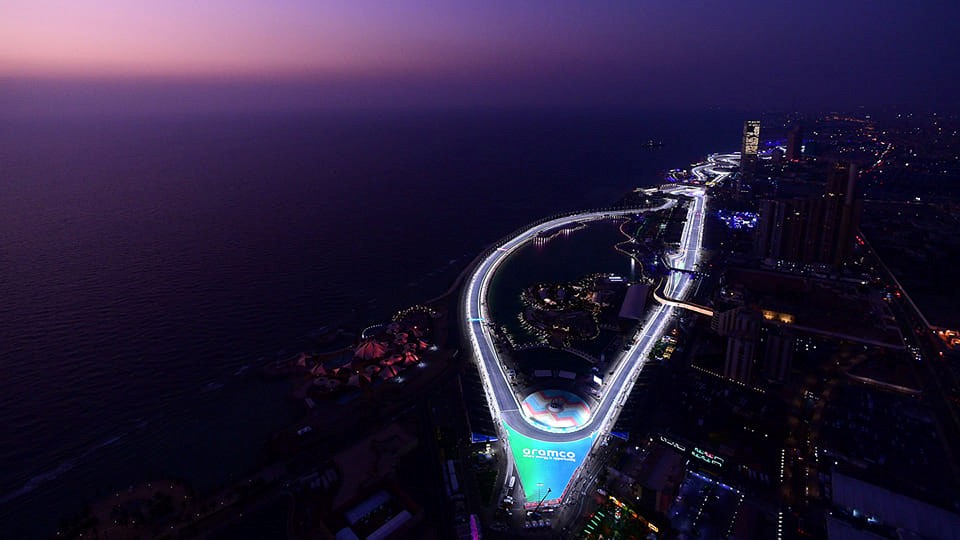 Jeddah, crazy and exciting track. Between blind curves, bottlenecks and dizzying speeds.