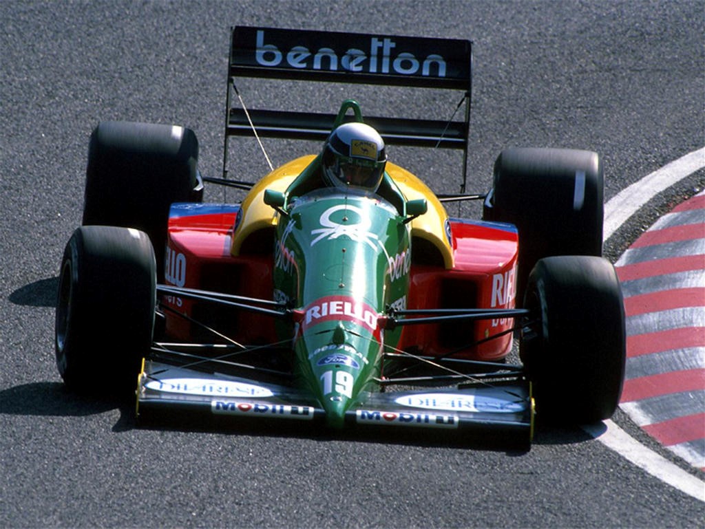 Alessandro Nannini, driving for Benetton, at the Japanese Grand Prix on 30 October 1988.