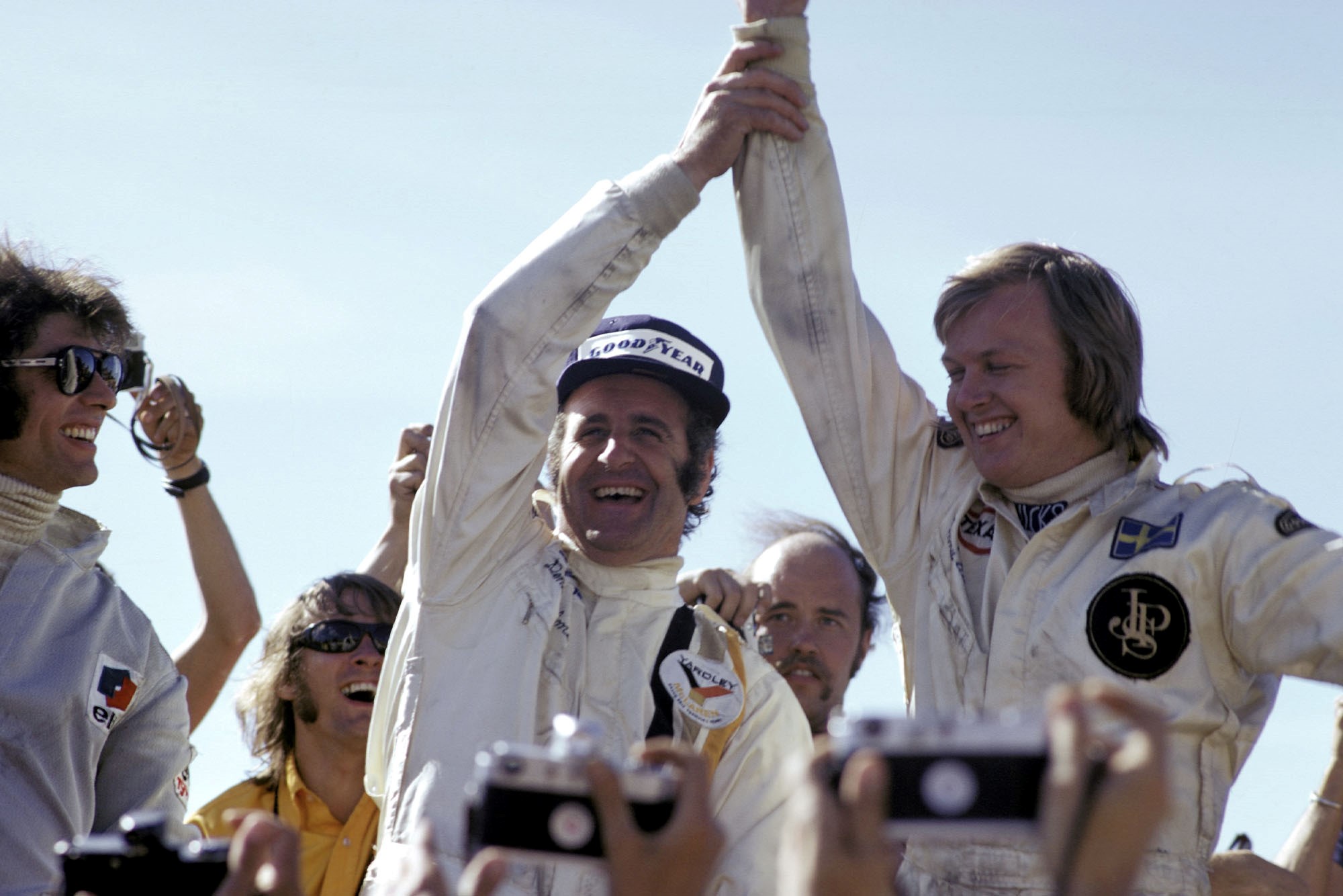Sweden, 1973. Winner Hulme lifts Peterson’s arm in a gracious move to indicate the latter’s worthiness as a winner after he finished a close second. 