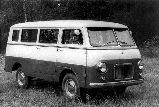 1957 MZMA Moskvitch A9 (8-passenger van).