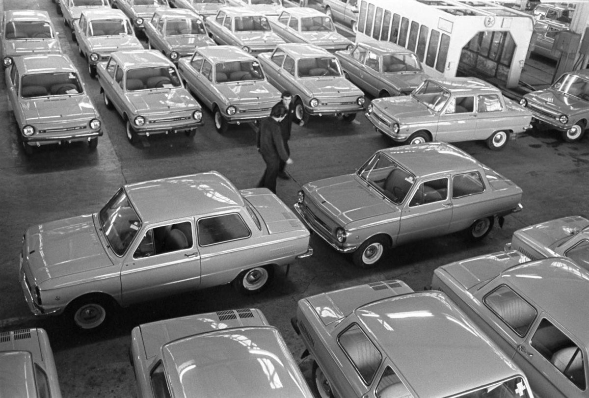 Zaporozhets ZAZ-968 cars in the delivery warehouse of Kommunar Automobile Plant. 