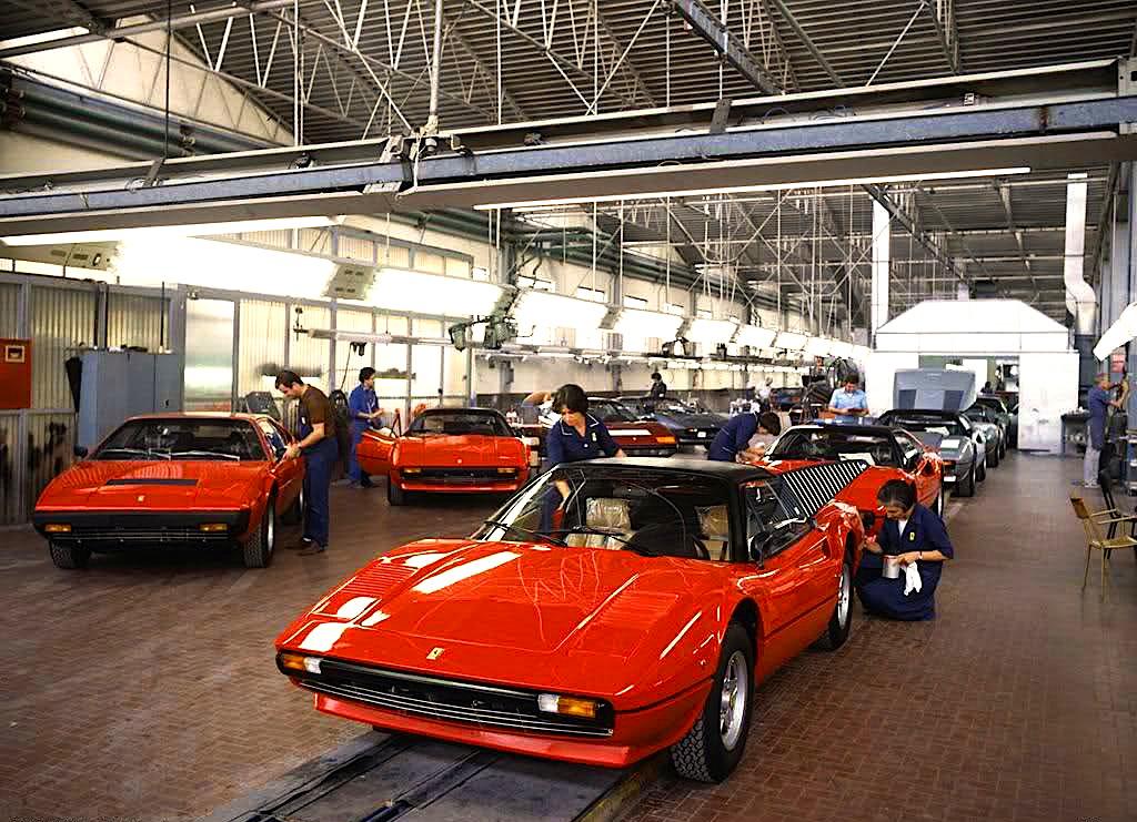 1978 Ferrari 308 assembly-line.