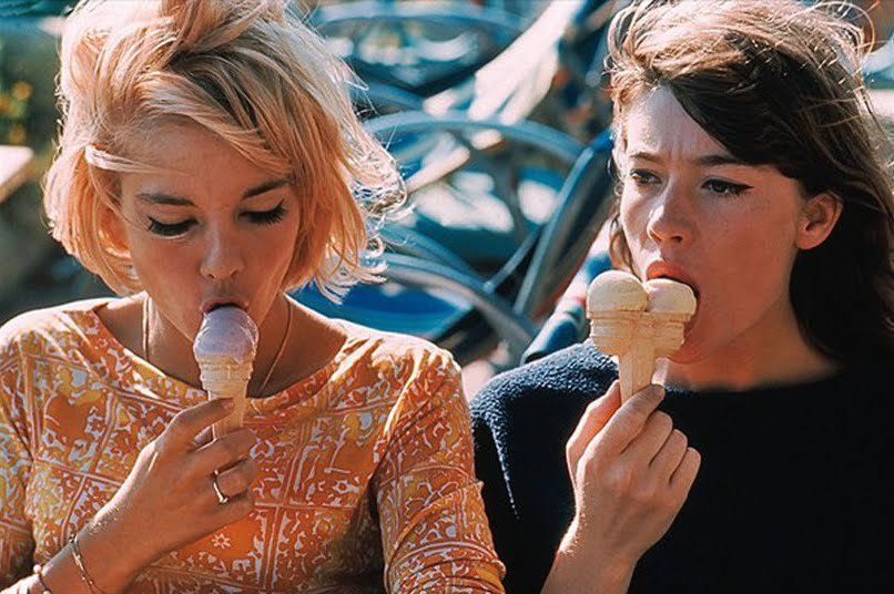Sylvie Vartan and Françoise Hardy in 1963, another epoch. 