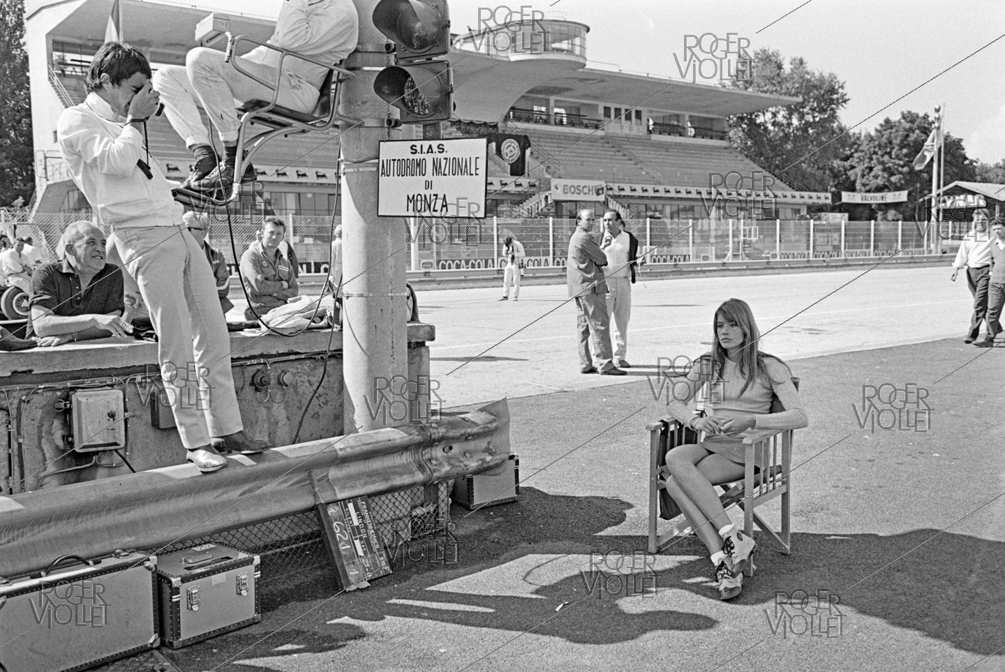 Françoise Hardy on the set of ‘Grand Prix’, film by John Frankenheimer, Monza racing circuit, Italy, August 1966. 