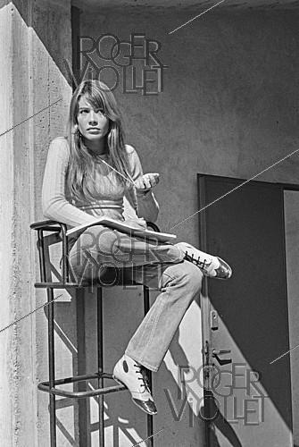 Françoise Hardy on the set of ‘Grand Prix’, film by John Frankenheimer, Monza racing circuit, Italy, August 1966