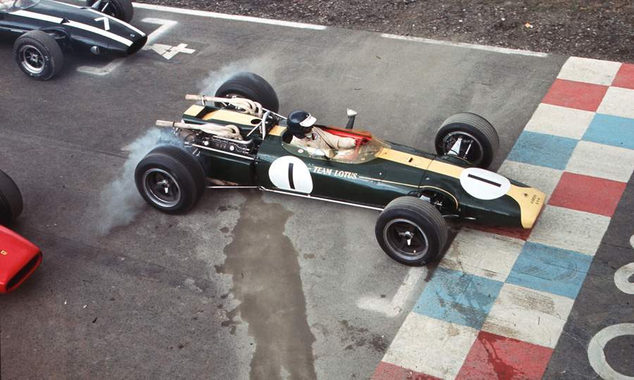 Clark launches his Lotus 43 off the line at the start of the 1966 US GP.