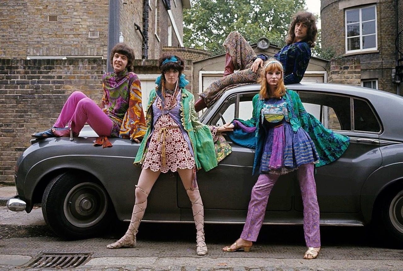 Swinging London, its psychedelic fashion in October 1967.