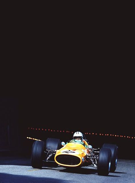 Denny Hulme, McLaren, at the Monaco GP on 26 May 1968. 