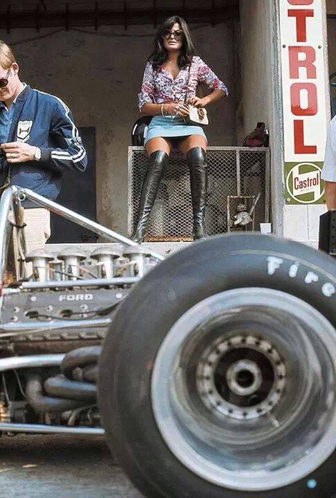 A girl at the Italian GP in Monza on 07 September 1969.
