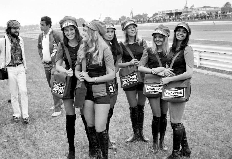 Some girls at the Belgium Grand Prix in Nivelles-Baulers on June 04, 1972.