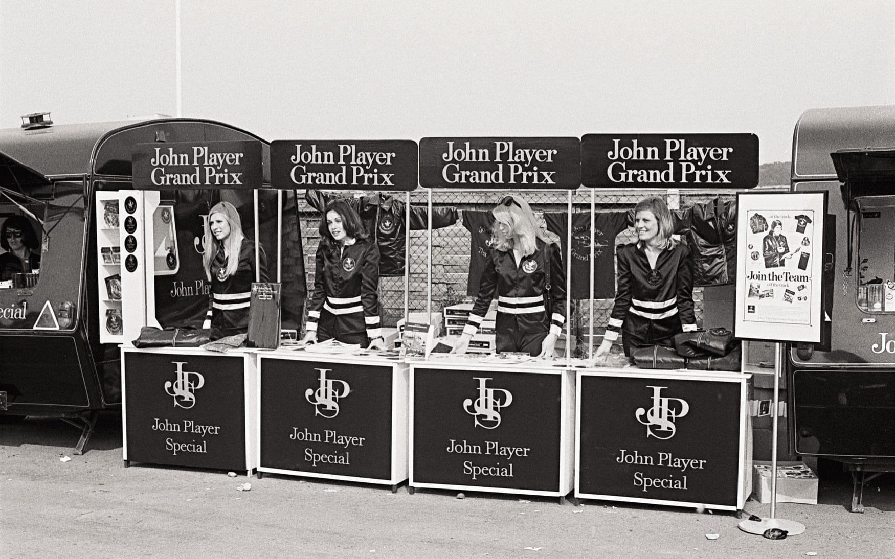 JPS girls at the British Grand Prix in Brands Hatch on 15 July 1972.