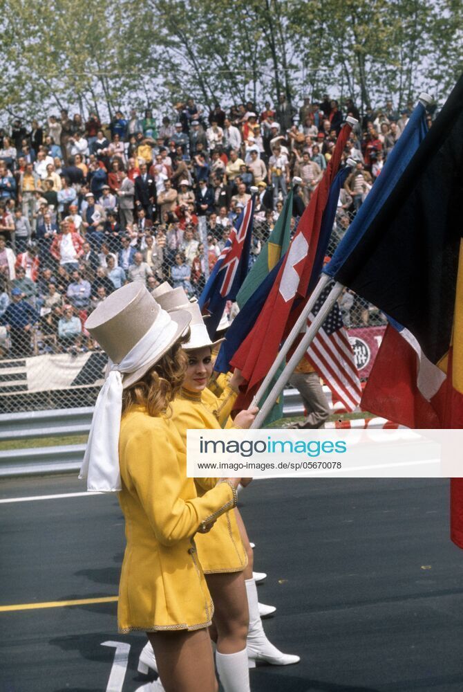 Grid girls at the Spanish Grand Prix in Montjuich on 29 April 1973.