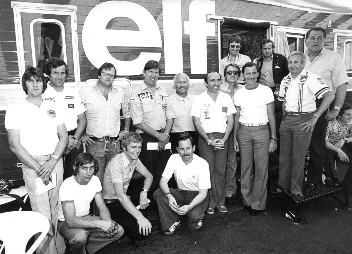 FOCA in 1974. Behind, from left to right Jimmy Dilamarter (Parnelli), Heinz Hofer (Penske), Anthony Horsley (Hesketh), Ken Tyrrell (Tyrrell), Colin Chapman (Lotus), Frank Williams (Iso-Marlboro), Luca di Montezemolo (Ferrari), Bernie Ecclestone (Brabham), Graham Hill (Hill), Alan Rees (Shadow), Teddy Mayer (McLaren), Velko Miletich (Parnelli). Front, from left to right: Ray Brimble (Hill), Max Mosley (March), Peter McIntosh (secretary).
