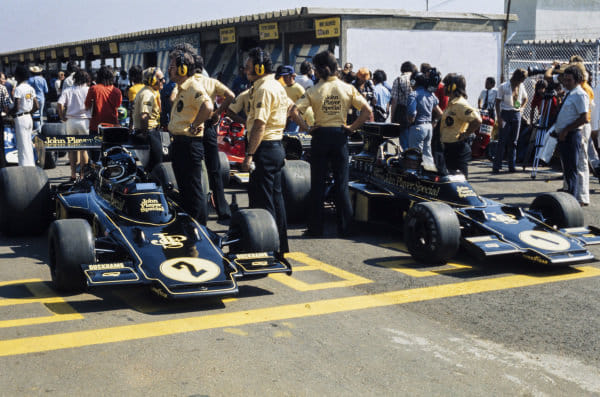 Jacky Ickx and Ronnie Peterson, Lotus, at the start of the Brazilian Grand Prix in Interlagos, São Paulo, on 27 January 1974.