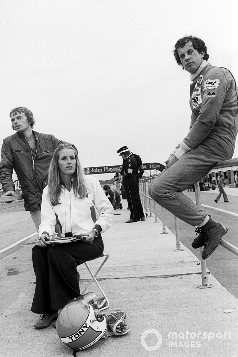 Tony Brise with his wife Janet at the British GP in Silvestone on 19 July 1975. 