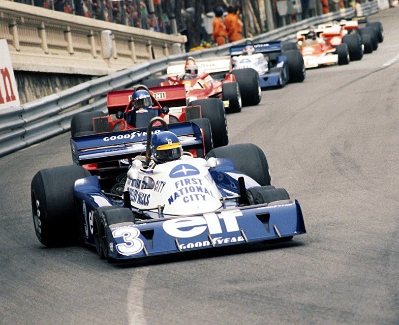 Ronnie Peterson (Tyrrell), Hans-Joachim Stuck (Brabham), Niki Lauda (Ferrari), Patrick Depailler (Tyrrell), James Hunt (McLaren) at the Monaco Grand Prix on 22 May 1977.