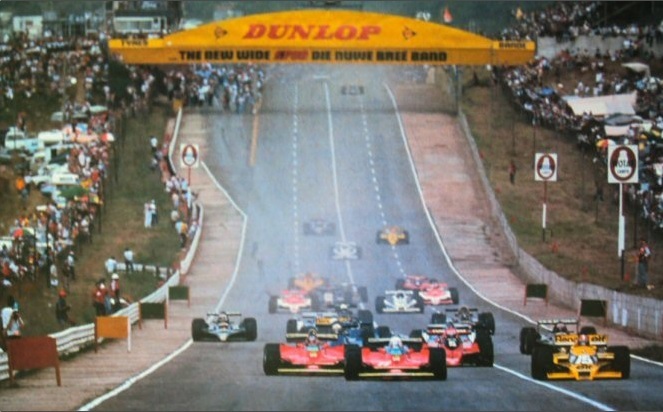 The start of the 1979 South African Grand Prix in Kyalami on 03 March 1979.