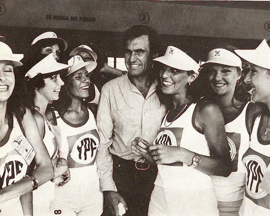 Carlos Reutemann and YPF promotional girls.