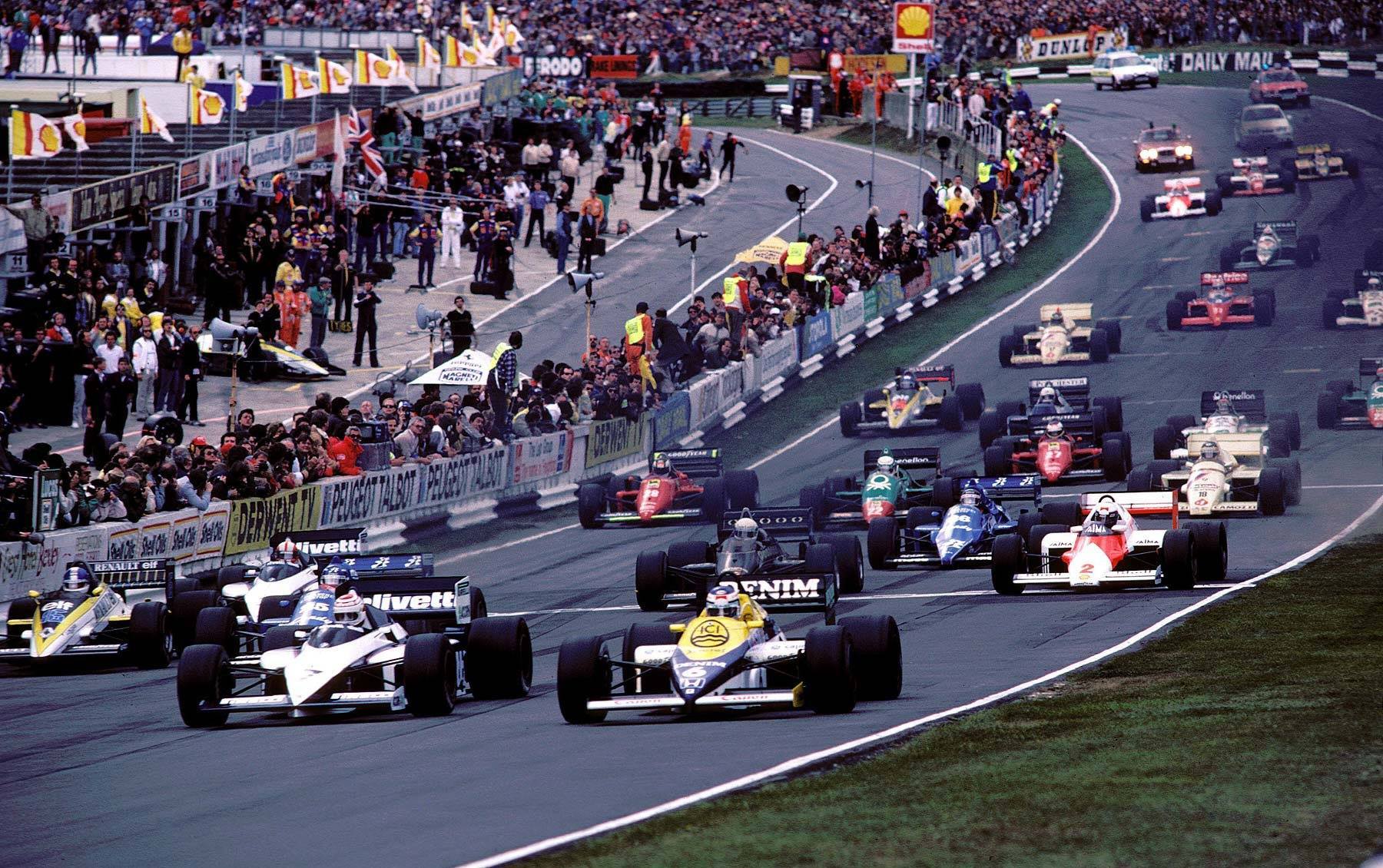 The start of the European Grand Prix at Brands Hatch on 06 October 1985.