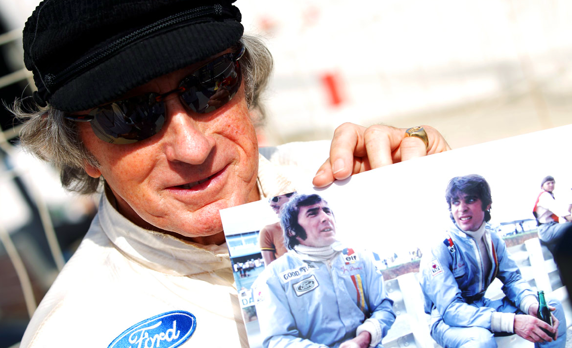 Jackie Stewart with a photo of Francois.