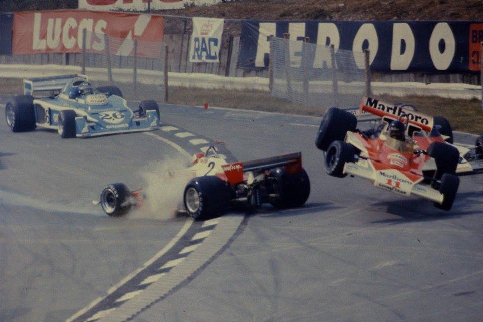 James Hunt, McLaren, crashes into Niki Lauda, Ferrari 312T2, at the British Grand Prix in Brands Hatch on 18 July 1976.