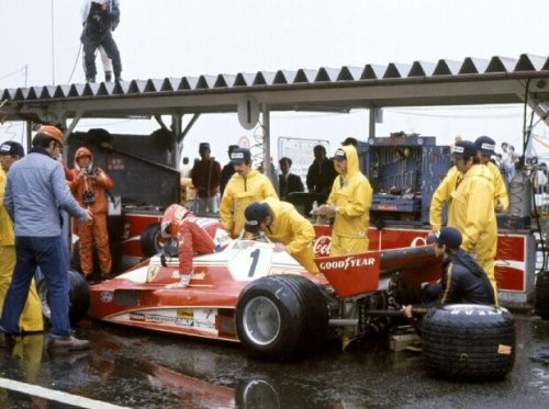 Niki Lauda, Ferrari, in Fuji.