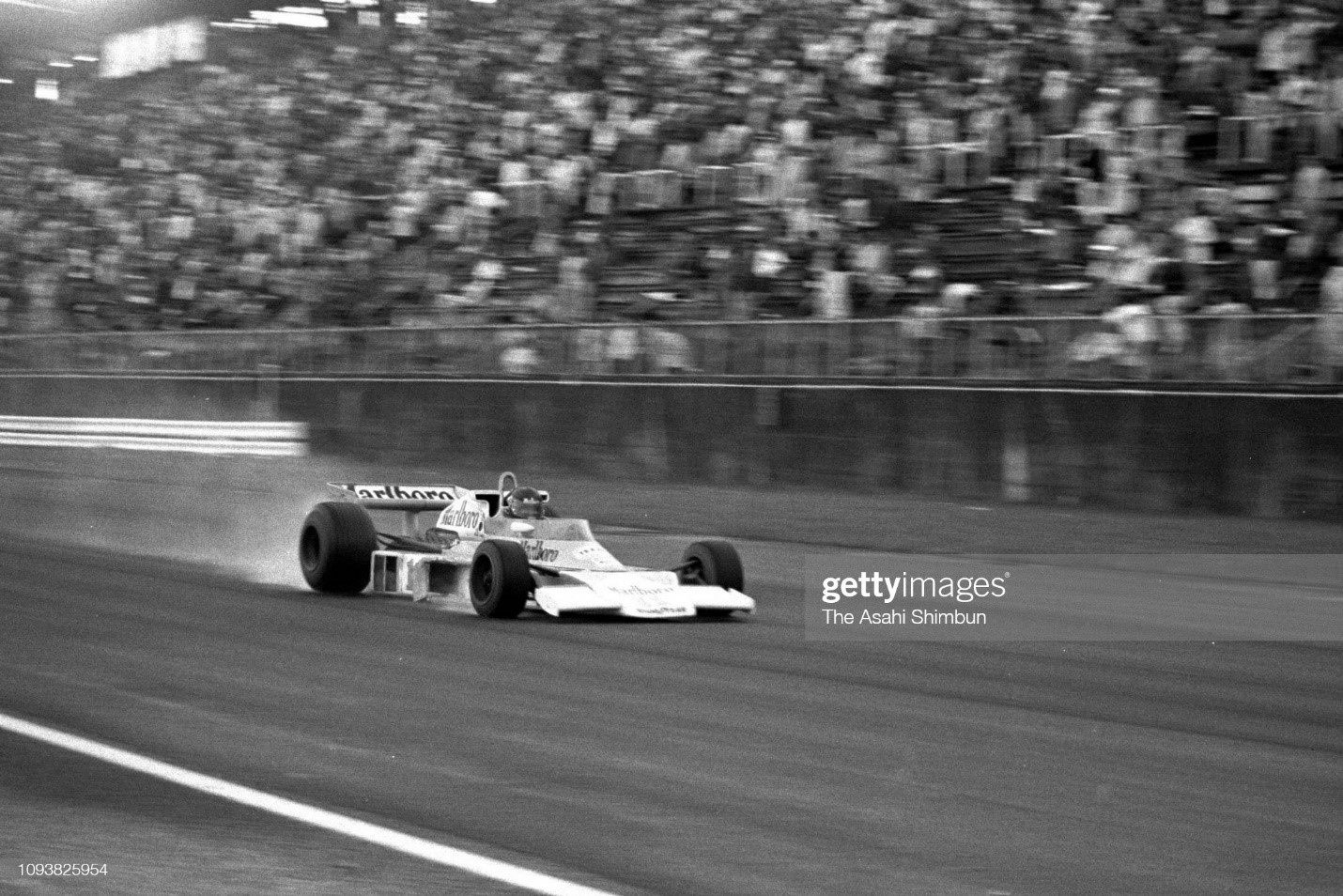 James Hunt and McLaren-Ford compete in the Formula One Japanese Grand Prix at Fuji Speedway on October 24, 1976 in Oyama, Shizuoka, Japan. 