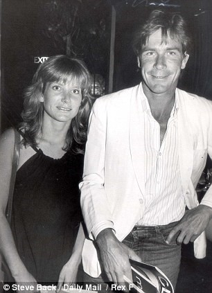 Hunt was married to Sarah Lomax from 1983 to 1989.