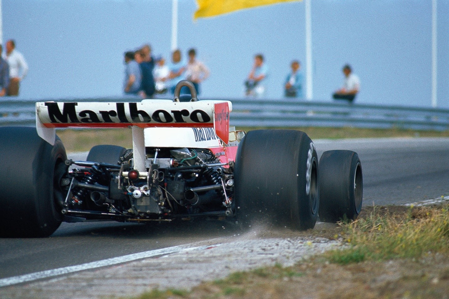 Race winner James Hunt, McLaren-Cosworth M23, besides the track at the Dutch Grand Prix in Zandvoort on 29 August 1976. 
