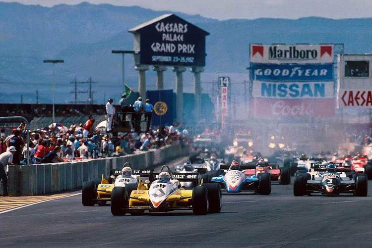Renault lead the way at the start of the second and final Caesars Palace Grand Prix in 1982.