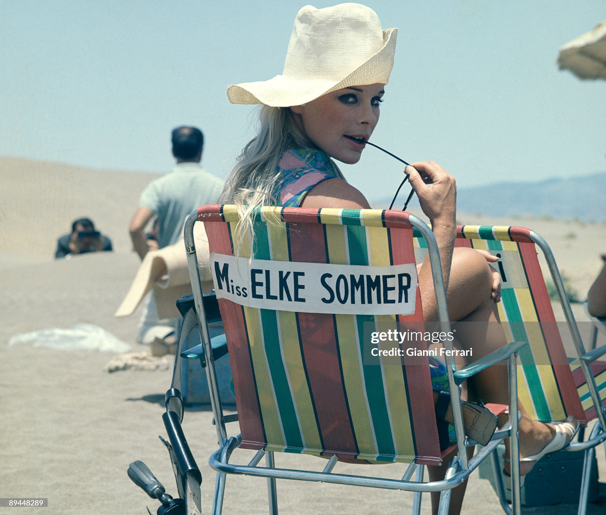 The actress Elke Sommer during a rest in the filming of the movie 'Las Vegas 500 millones' in Almeria, Andalusia, Spain, in 1967. 