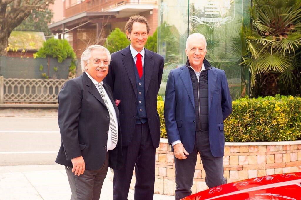 Lello Apicella with John Elkann and Piero Lardi Ferrari.