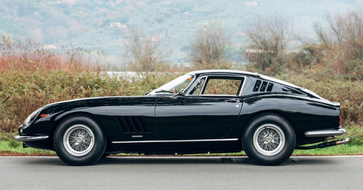 In Little Tony's garage there is also room for a black Ferrari, the 275 GTB.