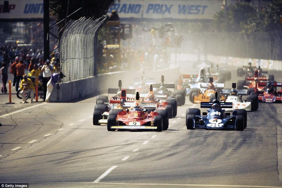 The start of the race for the first couple of years was held on the north part of the track at Ocean Boulevard which remained part of the circuit every year until the final Formula One running in 1983. 