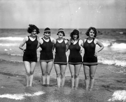 Women on the beach in Miami in 1925.