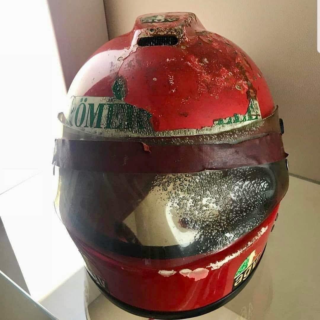 Picture of Niki Lauda's helmet