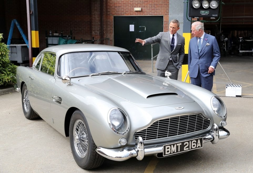 June 2019. On Thursday, Prince Charles visited the set of the new Bond film at the legendary Pinewood Studios, just outside London, to shake hands with saga star Daniel Craig, actors Naomi Harris and Ralph Fiennes and director Cary Fukunaga and to watch from near the new fleet of cars and gadgets used for filming.