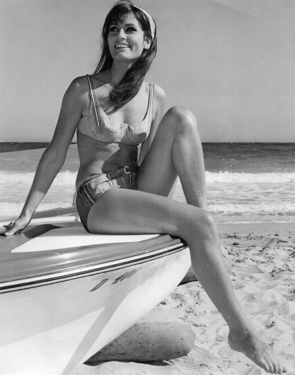 Marisa Mell, here in 1965, was an Austrian actress who became a cult figure of 1960s Italian B-movies. She is one of the many beautiful women to be included in the large group of those who were lovers of the handsome Teo. “She was in love with me”, he said in an interview.