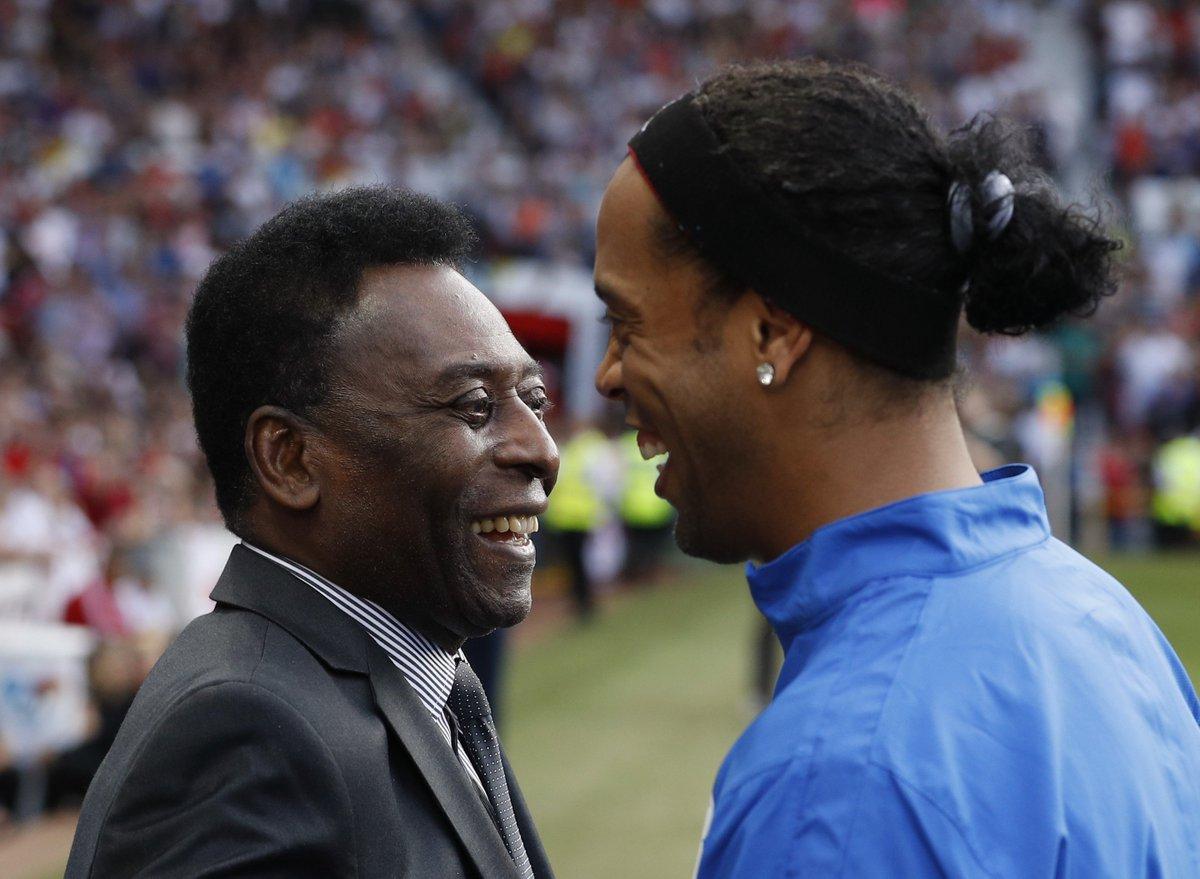 Pelé and Ronaldinho. So much class in one photo.