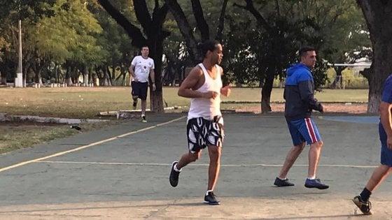 Ronaldinho on the pitch in the Paraguayan prison.