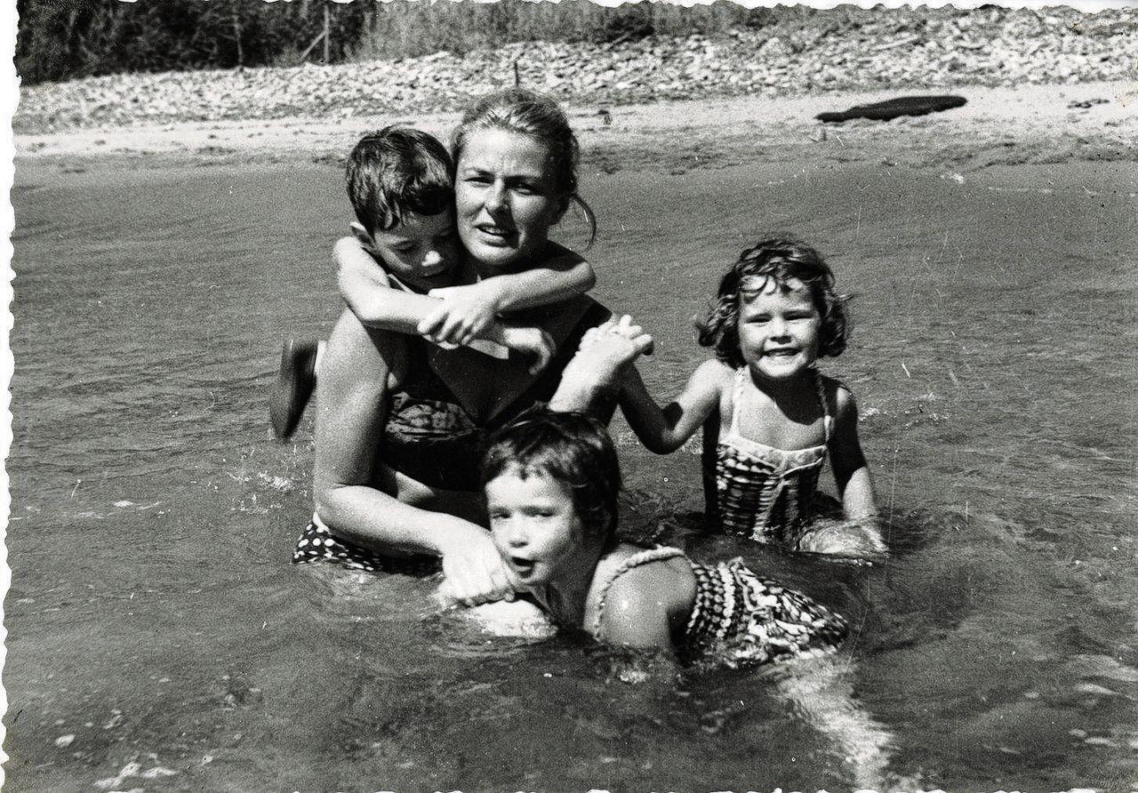 Ingrid Bergman with her children.
