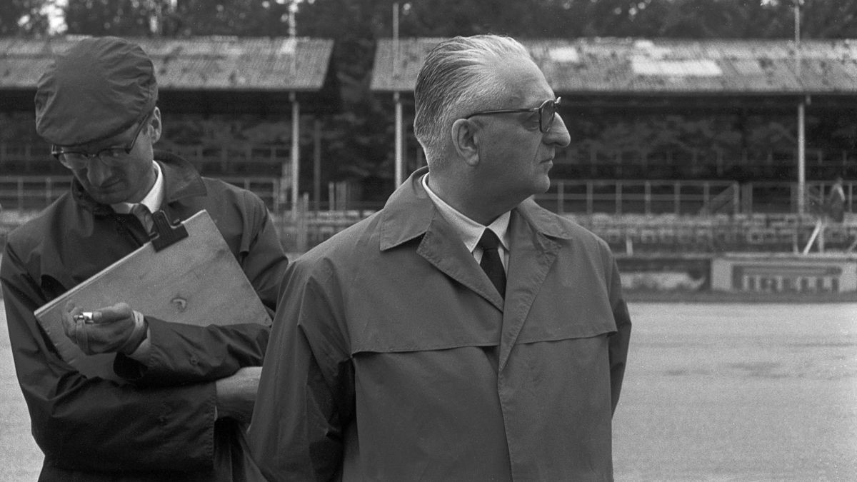 Romolo Tavoni together with Enzo Ferrari, right arm of the Drake in the 1950s.