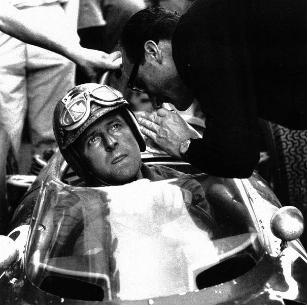 Count von Trips and Romolo Tavoni at the 1961 French Grand Prix.