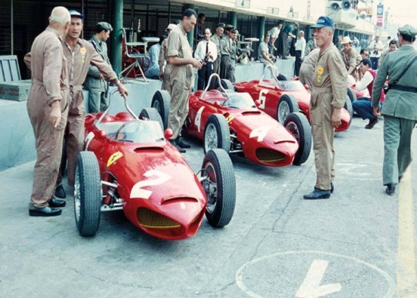 The 156 F1 Ferraris in the pits, in the triumphant vintage year of 1961.