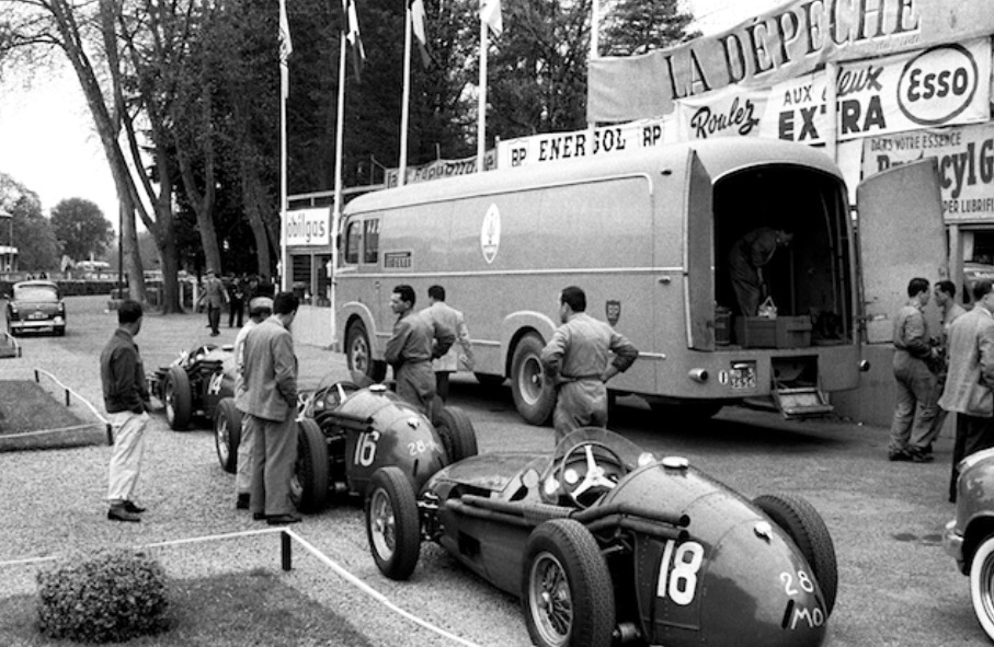 The Maserati’s of n.14 Behra, n.16 Roberto Mieres and n.18 Luigi Musso are in line astern in the Pau paddock on 10.04.1955. 