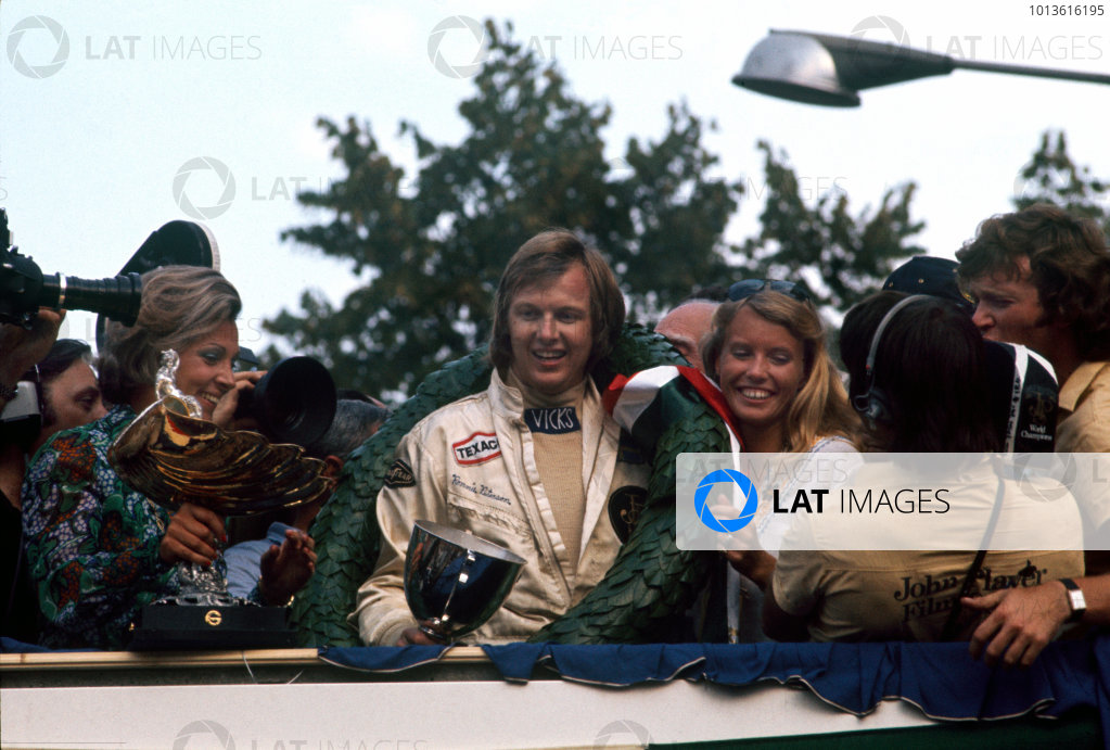Ronnie Peterson, Lotus 72 E Ford Cosworth DFV 3.0 V8 NA, at the 1973 Italian Gran Prix. 
