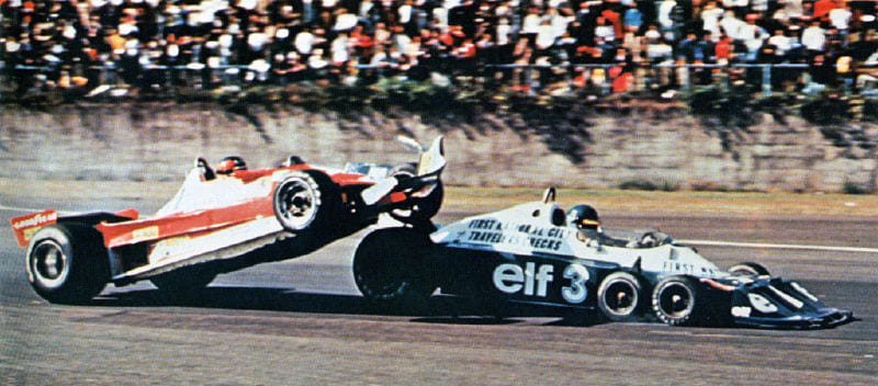 The accident between Ronnie Peterson and Gilles Villeneuve at the Japanese Grand Prix in Fuji on 23 October 1977.