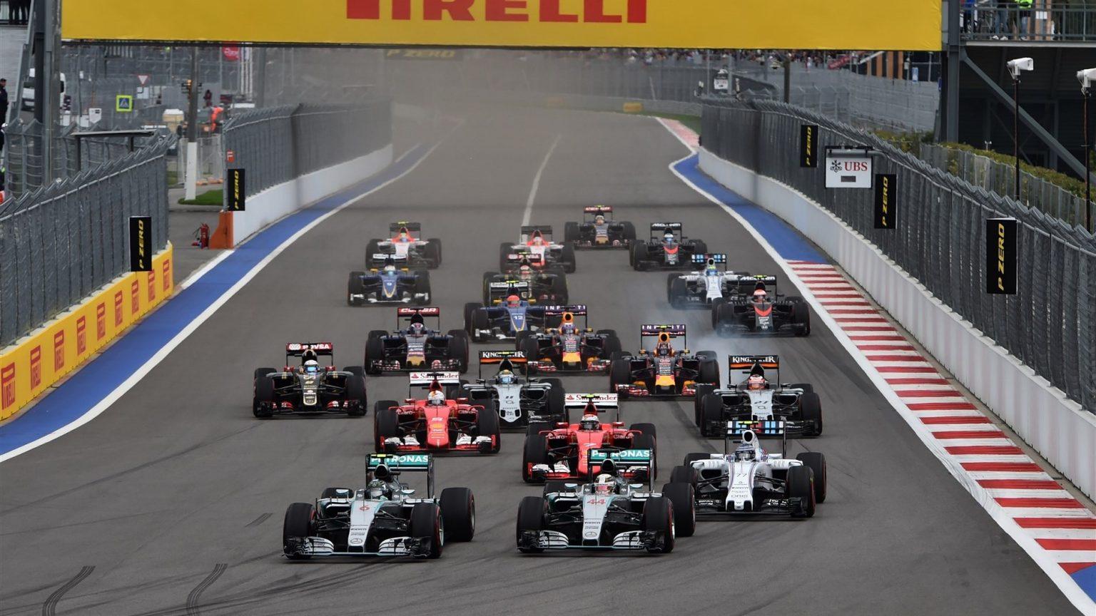 2015 Russian Grand Prix start.