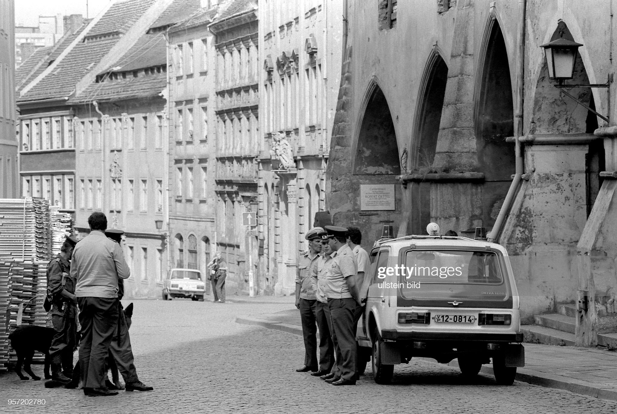 Members of the Federal Border Guard are waiting in front of their car, a Lada Niva from the USSR, on October 03, 1990. 